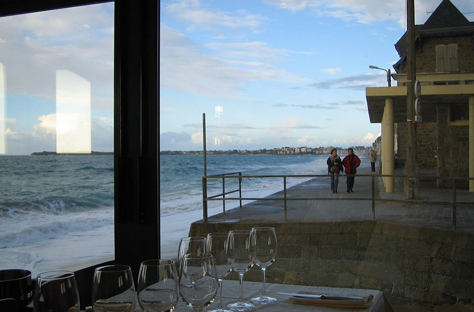 Visite gastronomique à Saint-Malo : Dégustez d’authentiques fruits de mer et spécialités françaises